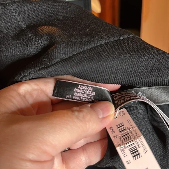 NWT Victoria's Secret Seamless Rib High Neck Sport Bra Black Size Medium - Picture 11 of 13